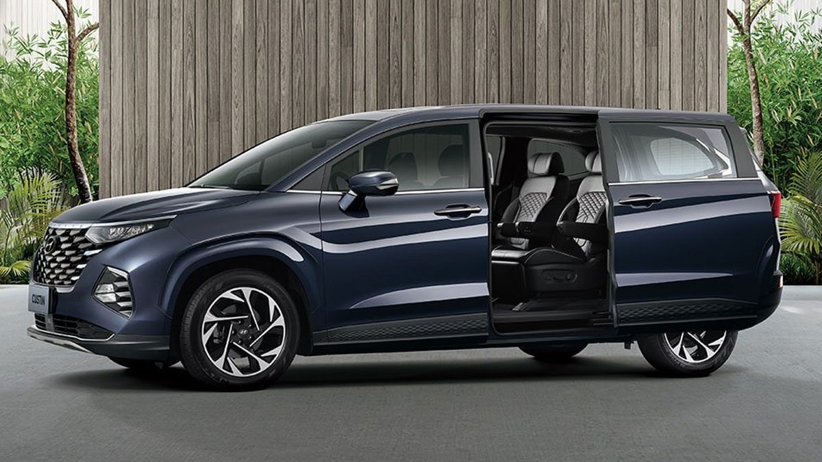 Thuê xe Hyundai Custin 7 chỗ có lái đời mới