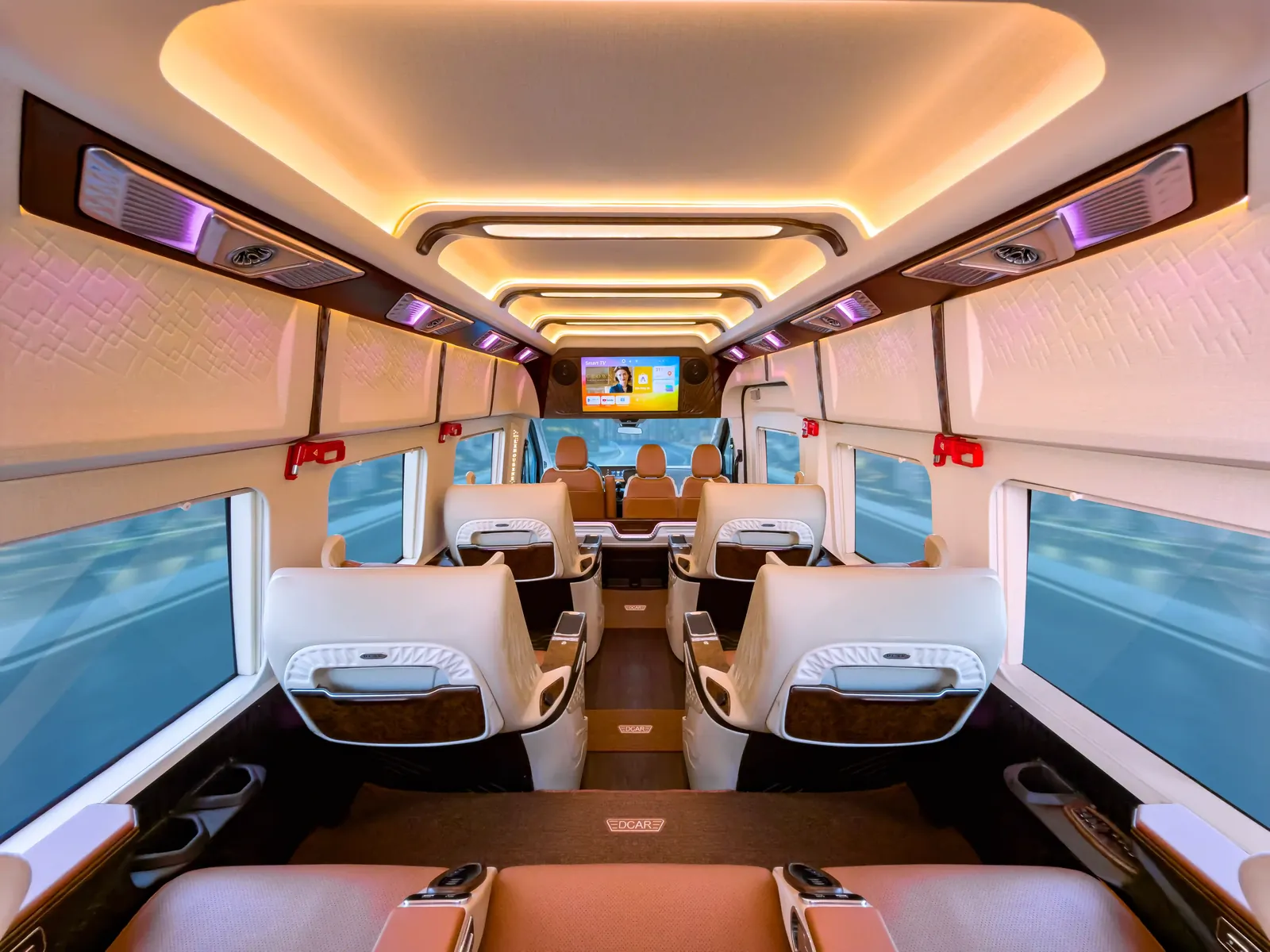 Thuê xe Dcar Limousine 10 chỗ khoang VIP có lái